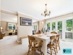Dining Area - click for photo gallery